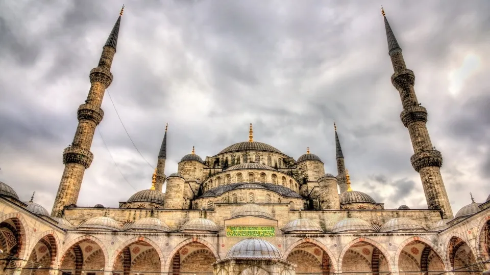 Skip-the-Line Basilica Cistern Tour, Bosphorus Cruise & Istanbul Highlights - Image 1